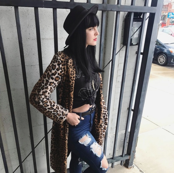 ⚡Hi there! I'm your Posher, Lindsey!⚡ - Picture 3 of 3